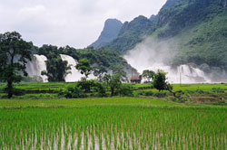 Ban Gioc vattenfallet Det mäktiga Ban Gioc vattenfall